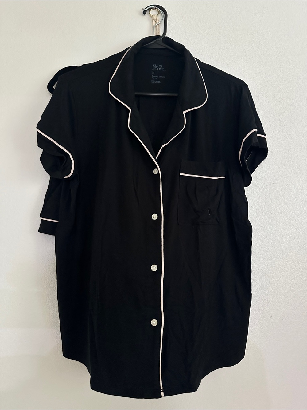 stars above Black Short Sleeve Button-Up Pajama Top with light pink Piping
